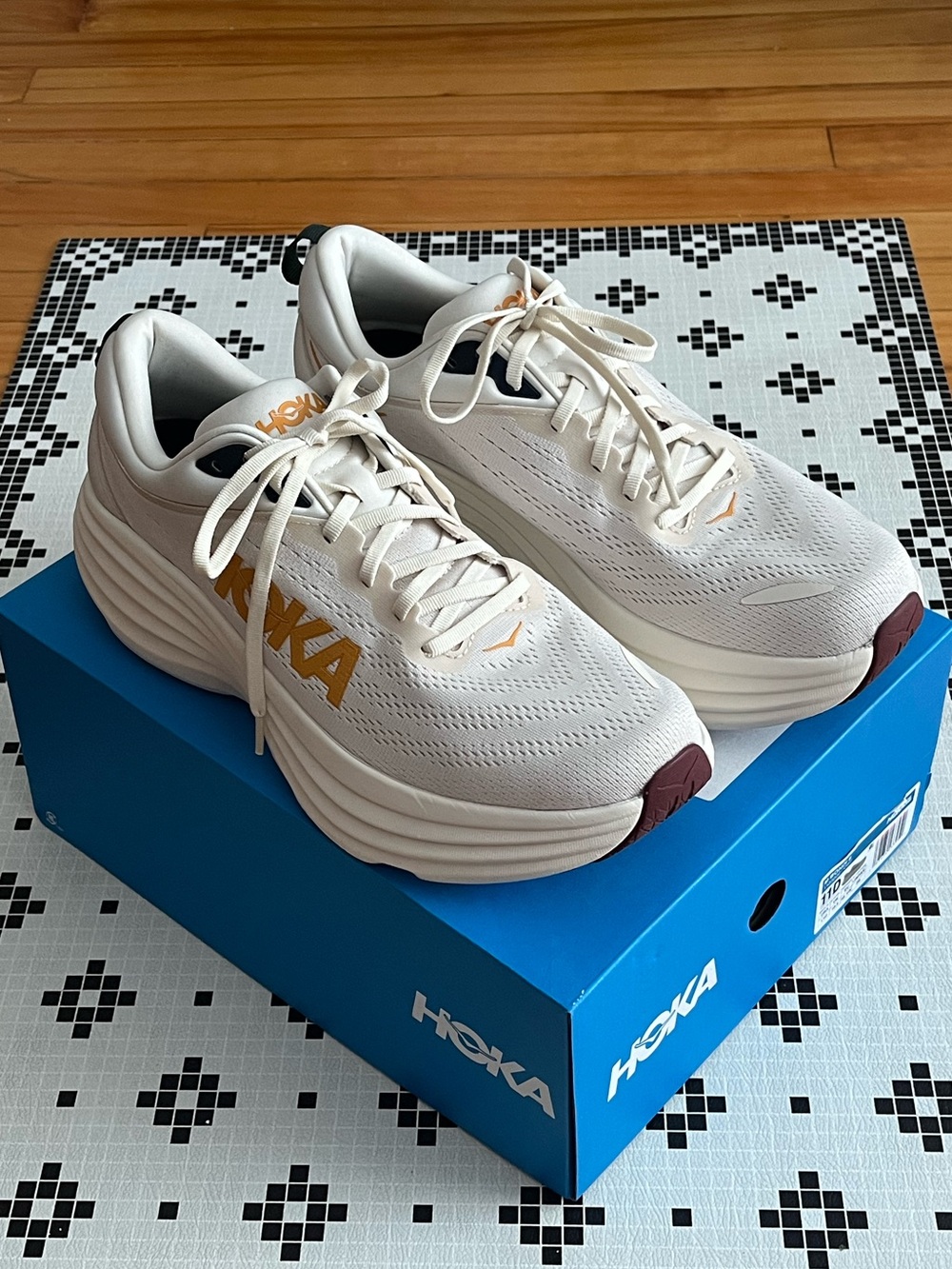 Men’s Hoka Bondi 8 running shoes BNIB size 11